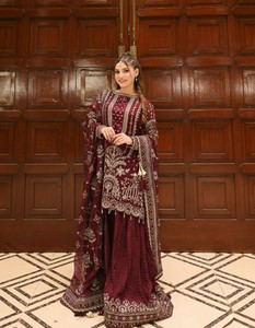 ชุดสำเร็จรูปผ้าจอร์เจตต์เทียม ยี่ห้อดวะจา พร้อมงานปักและประดับมุก - Product Image 3