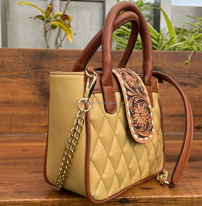 กระเป๋าสะพายไหล่ของผู้หญิงทำจากหนังบุนวมสะพายข้างกระเป๋าถือดีไซน์หรูหราทันสมัยออกแบบได้ตามต้องการ - Product Image 3