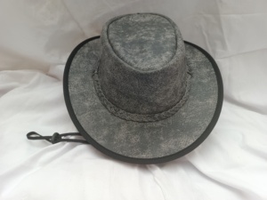 Chapeau de cowboy en cuir gris délavé, style western vintage vieilli, avec bande tressée et sangle de menton, pour l'extérieur et le ranch - Product Image 4