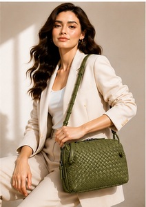 Sac à bandoulière Gravs en cuir véritable fait main, style bohème anglais, pour femme, 27x5x20 cm, fermeture éclair, sangle unique, usage quotidien - Product Image 5