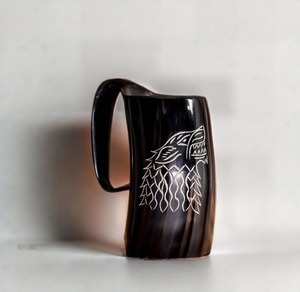 Taza de cuerno de buey de la mejor calidad con león tallado a mano, ecológica, personalizada, para cerveza o café, estilo vikingo, al mejor precio. - Product Image 1