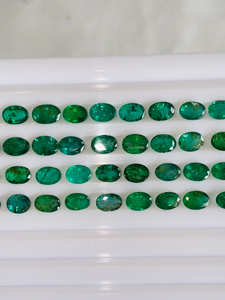 พลอยมรกตธรรมชาติทรงรี 7*5 มม. คุณภาพดีเยี่ยม เงางาม สีเขียวสวยงาม เหมาะสำหรับการขัดและตกแต่ง ราคาถูก - Product Image 3