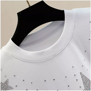 Camiseta de Moda Europea para Hombre con Pedrería, Degradado Negro, Manga Corta y Detalles de Pedrería - Product Image 5