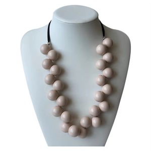 Collar Personalizable Ecológico para Mujer, Joyería Artesanal de Lujo, Diseño de Ángel con Burbujas de Resina Extra Grandes, Estilo Moderno - Product Image 1