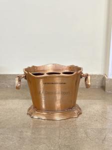 Seau à glace vintage de luxe durable en métal festonné, refroidisseur à vin triple bouteille, support décoratif en bronze rustique pour - Product Image 4