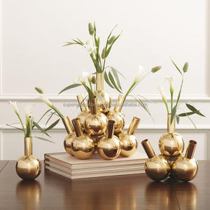 Vases à fleurs décoratifs d'intérieur et d'extérieur en laiton pour hôtel, pots de jardinières/vase à fleurs en laiton antique en acier pour la décoration de table à la maison - Product Image 5