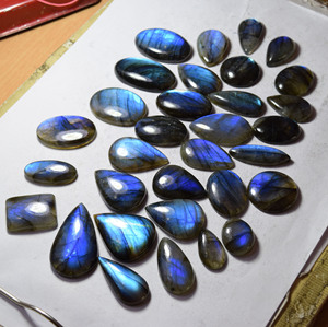 Piedras Preciosas de Labradorita Azul Fuego al por Mayor, Cabujones de Labradorita Iridiscente de Origen Ético, Sanación Energética, Despertar Espiritual - Product Image 1