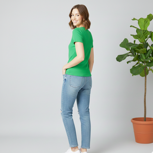 Camiseta de Mujer con Cuello Acanalado, Ajuste Perfecto al Cuerpo, Transpirable, Calidad Premium a Precio de Fábrica, Se Acepta Logotipo Personalizado - Product Image 4