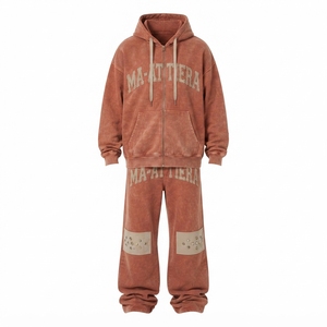 Conjunto de chándal de dos piezas para hombre, con sudadera con capucha y cremallera estilo vintage y pantalones deportivos de pierna ancha. - Product Image 3