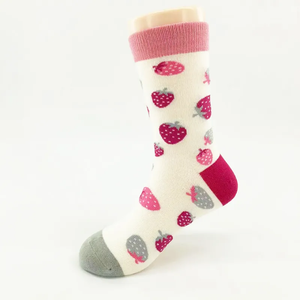 Chaussettes pour hommes de qualité supérieure avec logo coloré, fabricants de chaussettes en coton personnalisées, chaussettes tricotées sur mesure OEM - Product Image 3