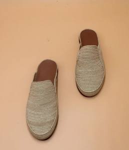 Chaussures marocaines en raphia tissées à la main, durables et écologiques - Product Image 1
