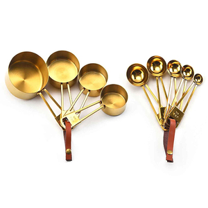 Cuillères doseuses en métal avec finition plaquée or et design gravé, parfaites pour la mesure et une cuisine élégante - Product Image 4