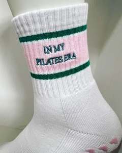 Calcetines Deportivos Personalizados con Rayas Verde Oscuro para Tenis, Pilates, Yoga, Antideslizantes, Fabricados en Vietnam, Venta al Por Mayor - Product Image 2