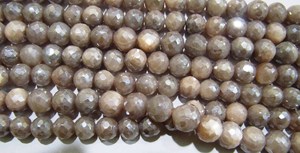 Perles rondes facettées en pierre de lune pêche naturelle, plaquées argent mystique, 9-10 mm, brin de 10 pouces de long - Product Image 2
