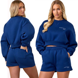 Ensemble sweat-shirt et short pour femme à col rond parfait, sweat-shirts à col rond, logo personnalisé, ensembles de survêtements pour femme, shorts - Product Image 3