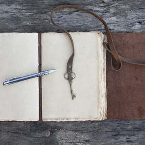 Carnet de notes en cuir de style vintage de haute qualité, papier coton blanc, idéal pour l'écriture et le dessin, cadeau parfait pour la peinture - Product Image 4
