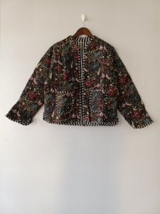 เสื้อแจ็คเก็ต - Product Image 1