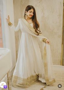 ชุดเดรสผ้าไหมชินนอนแบบใหม่ พร้อมกางเกงและผ้าคลุมไหล่ ดีไซน์สำเร็จรูปสำหรับงานแต่งงาน มีจำหน่ายในปริมาณมาก - Product Image 2