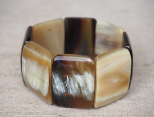 Pulsera Elástica Moderna Hecha a Mano con Cuerno de Búfalo Natural y Ecológico por Perfect Enterprises - Product Image 2