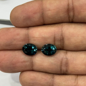 Paire de tourmalines indigo naturelles, taille ovale, 6 carats, pierres précieuses indigolite, qualité AAA, non traitées, origine Madagascar, bijoux fins rares - Product Image 5