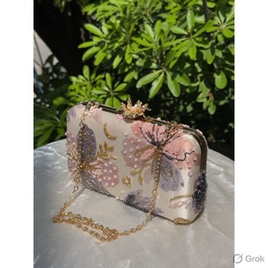AZIZA FASHION DREAM กระเป๋าคลัทช์ผ้าไหมปักลายดอกไม้ประดับด้วยลูกปัดประดับมุกสายโซ่ปิดซิปน้ำหนักเบา - Product Image 2