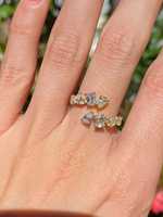Bague Bypass en Or Massif 14 carats avec Diamant Poire de Laboratoire 1,70 carat total Certifié IGI Unisexe VS+ Design Moderne Vintage Statement Cocktail