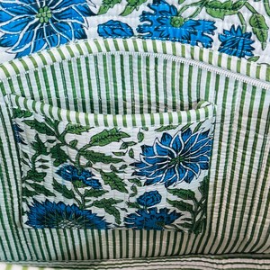 Bolsa de Mano de Algodón Acolchada con Estampado Floral, Bolsa de Compras y Viaje Grande, Elegante Bolsa de Mano para Mujer, Diseño Espacioso y Duradero - Product Image 4