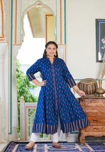 Kurta Anarkali de Rayón para Mujer, Talla Grande, Azul con Estampado Ikat, Cuello Mandarín, Mangas Tres Cuartos, Cómoda para Uso Diario - Product Image 3