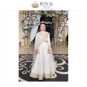 Traje Anarkali de Diseño Exclusivo Disponible en Stock, Alta Calidad, Nuevo Estilo, Hermoso Bordado Jimmi Choo con Dupatta de Tela Suave - Product Image 2
