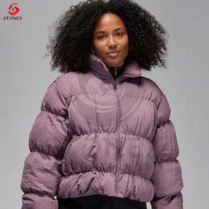 Chaqueta acolchada cálida de Invierno para mujer, chaqueta acolchada negra con cuello y logotipo personalizado, ropa para mujer - Product Image 1