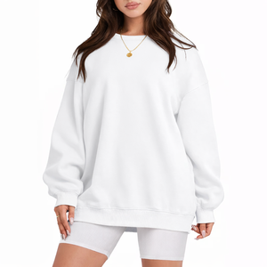 Sweat-shirt uni pour femmes, design minimaliste, col rond, pull en coton mélangé doux, confortable pour l'hiver, à porter tous les jours, élégant - Product Image 1