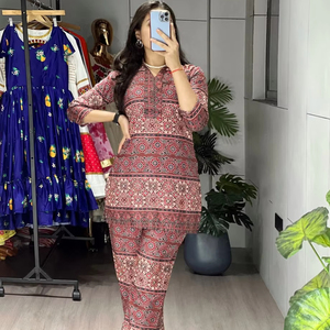 ชุดคุर्ติพิมพ์ลายผ้าเรยอนสุดเก๋สำหรับผู้หญิง |   ชุดเสื้อผ้าสไตล์ชาติพันธุ์ทันสมัย - Product Image 1