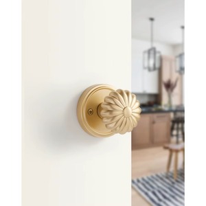 Bouton de porte en métal de qualité assurée, parfaitement façonné en forme de fleur, apporte équilibre et beauté à toute l'entrée. - Product Image 5