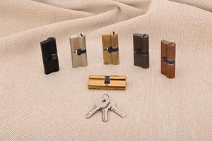 Poignée cylindrique moderne en laiton de 70 mm, à double clé, quincaillerie polyvalente pour cuisine, salle de bain et rangement de salle de sport, vente en gros - Product Image 4