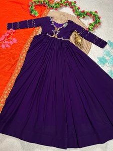 Robe Anarkali élégante pour soirée avec broderie Magham riche et tissu Foux extensible de 3,5 mètres - Product Image 3