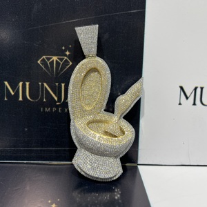 Colgante de baño de baño de plata S925 chapado en oro con diamantes de moissanita VVS, joyería hip hop personalizada, dijes finos para hombre, fiesta, IGI - Product Image 3