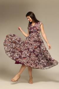 Vestido Maxi Morado con Estampado Floral y Recortes para Mujer, Diseño de los Mejores Diseñadores, Estilo Modesto, Corte Holgado, a Precio Accesible - Product Image 3