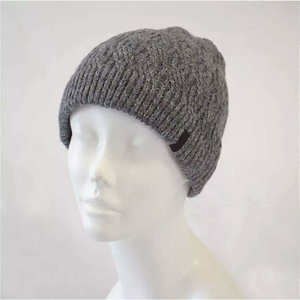 หมวกบีนนี่ถักลายเพชรแบบกำหนดเอง สไตล์สตรีทแฟชั่นสำหรับฤดูหนาว เหมาะสำหรับผู้ชายและผู้หญิง - Product Image 1