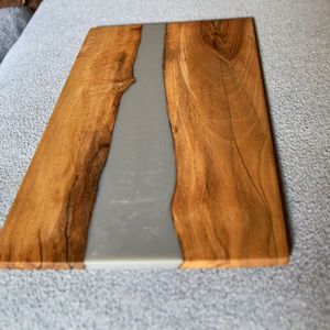 Planche à découper en bois époxy rustique faite à la main pour la cuisine, article cadeau de qualité supérieure - Product Image 1