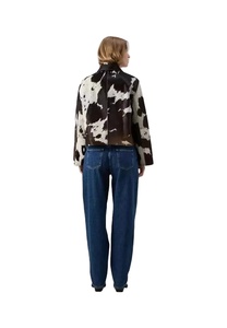 Veste en cuir d'agneau véritable pour femmes, fabriquée aux États-Unis |   Style universitaire pour motards |   Vestes personnalisées imperméables de qualité supérieure pour l'automne, vente en gros - Product Image 4