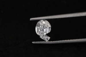 Meilleure Vente Luxira Export Diamant de laboratoire 1 carat certifié IGI VVS, taille fantaisie Alphabet Q, en vrac pour la fabrication de pendentifs - Product Image 3