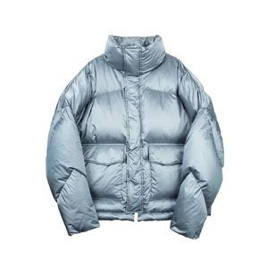 Blouson court matelassé pour homme avec logo personnalisé, couleur et logo personnalisables, vêtement d'extérieur moderne et décontracté pour l'hiver - Product Image 2