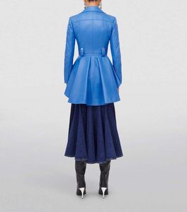 เสื้อแจ็คเก็ตหนังแท้ทรงเปปลัมสำหรับผู้หญิง หนังแกะแท้ สีน้ำเงิน ซิป ดีไซน์เนอร์แฟชั่น ฤดูใบไม้ร่วง ฤดูหนาว ระบายอากาศได้ดี พร้อมโลโก้ตัวอักษร - Product Image 5