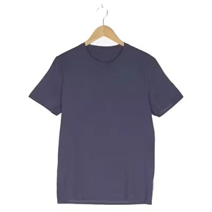 Camiseta de Moda Masculina de Primera Calidad con Tela de Algodón Ligera, Ajuste Cómodo y Elementos de Diseño Contemporáneos - Product Image 1