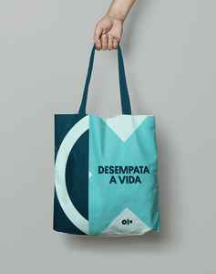 Sac fourre-tout en coton de couleur personnalisée, imprimé en couleur pleine, avec logo personnalisé pour le shopping - Product Image 4