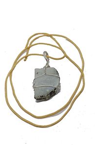 Colgante de cristal natural, piedra lunar arcoíris Natura, envuelto en alambre, colgante de moda grabado, amuleto de cristal de Gujarat - Product Image 4