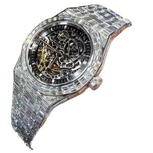Luxe Classique Hip Hop Diver Quartz Montre Étanche Verre Saphir Acier Inoxydable Bande Lab Diamant Moissanite Unique Business - Product Image 1