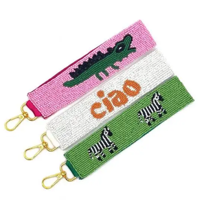 Llaveros Artesanales Ligeros con Cuentas, Forma Rectangular, con Texto en Italiano: Ciao Bella, Dolce Vita, Amore, Bordado Textil - Product Image 2