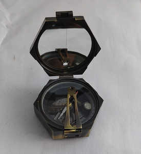 เข็มทิศทองเหลืองทรงแปดเหลี่ยมพร้อมเลนส์กระจกมองเห็นแบบวินเทจสำหรับการเดินเรือ - Product Image 2