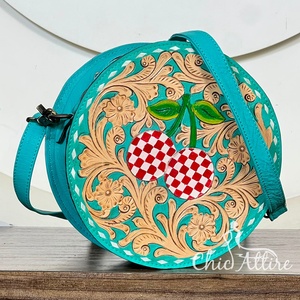 Sac à main rond élégant en cuir véritable embossé à la main motif cerise vintage avec fermeture éclair, sac bandoulière motif cerise - Product Image 1
